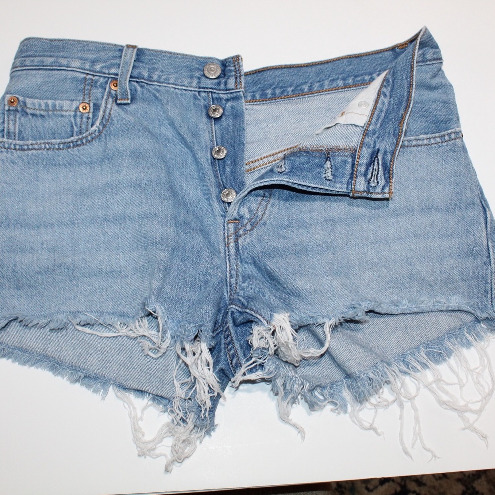 Levis High Rise Button Fly 501 Women's Jeans MoM Shorts 2" Ins Size 28 Distress